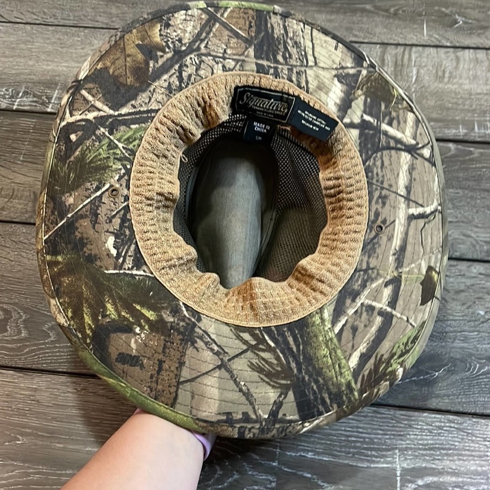 Signatures Camo and mesh Hat Men’s Size S/M - Picture 6 of 7